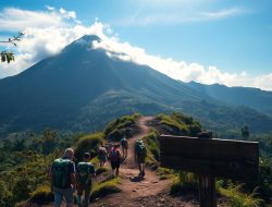 Paket Pendakian Gunung Kerinci: Petualangan Menantang